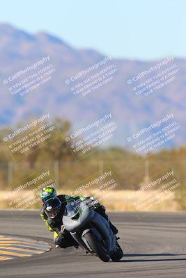 media/Jan-10-2025-CVMA Friday Practice (Fri) [[489e0da257]]/Group 4 and Trackday/Session 5 (Turn 7)/